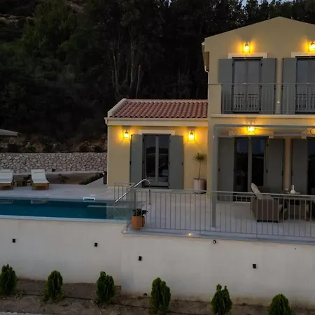 Luxury Artemis Pool, Jacuzzi, Peace & Perfect Sunsets In Kefalonia * סבורונטה